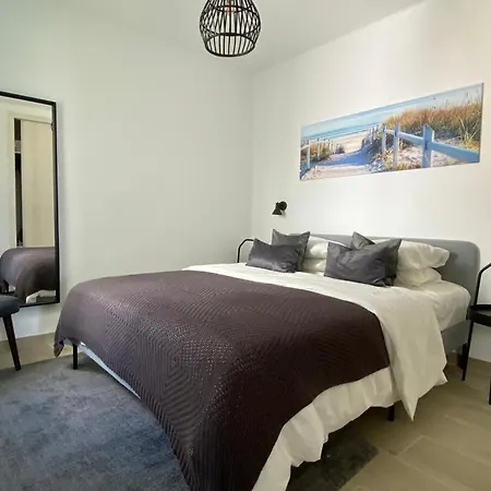 Апартаменты Old Town With Sea Views Portonovo