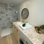 Old Town With Sea Views Portonovo Apartman *