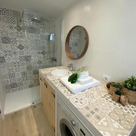 Old Town With Sea Views Portonovo Appartement *